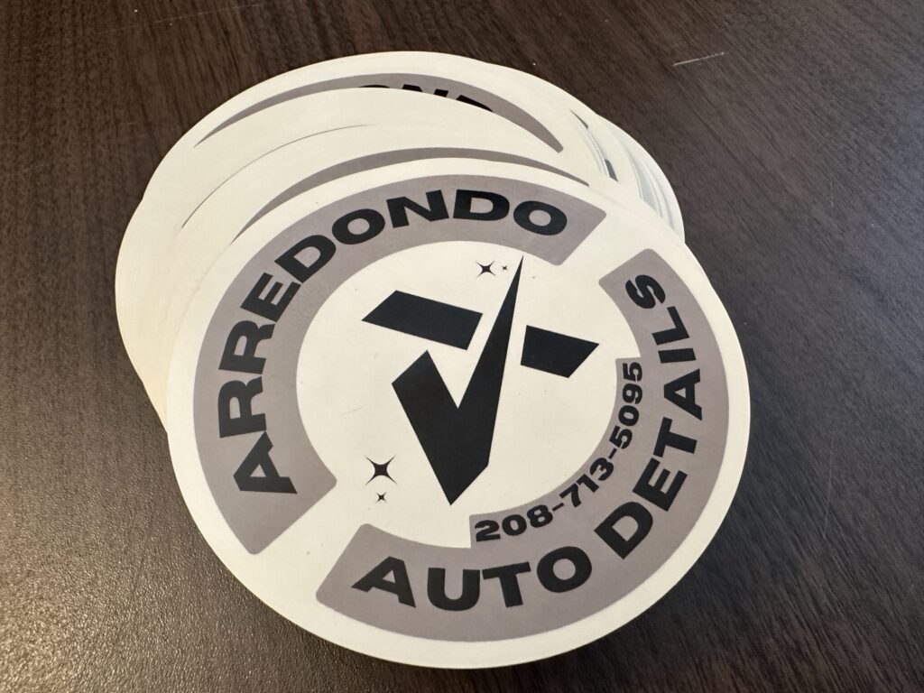 Custom round sticker printed in Nampa