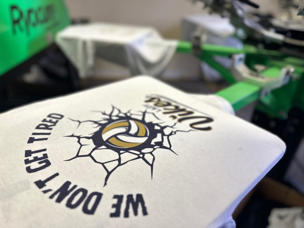 Custom school uniform on the screen press