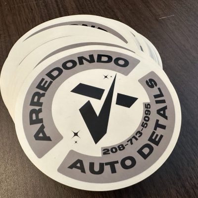 Custom round sticker printed in Nampa